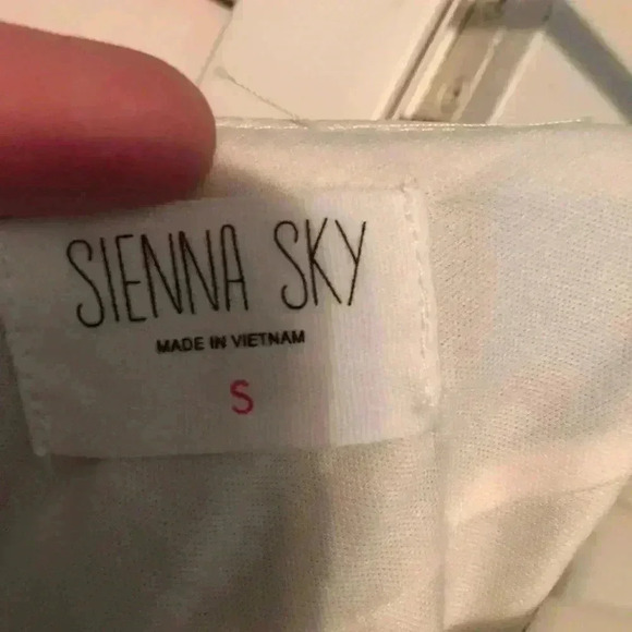 ☀️Sienna sky dress size small. - Picture 4 of 4